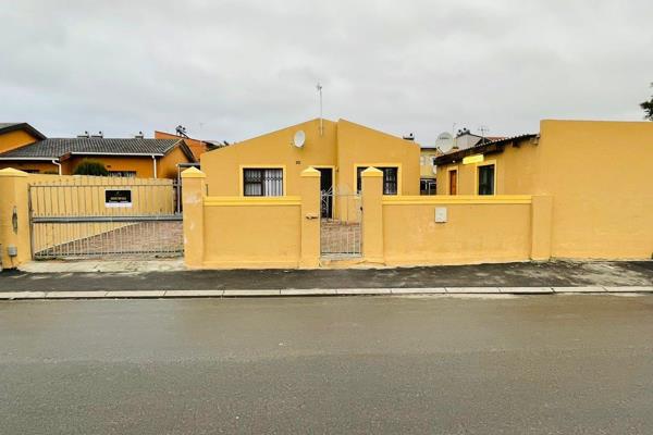 Come and see one of the best investment opportunities in the neighbourhood of Langa.

This catch of the day comes with the ...