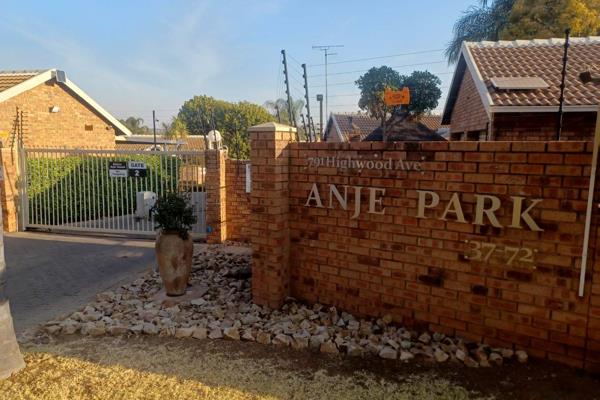 Large family home in a quite Pretoria eastern suburb,
Your own peace of paradise awaits ...