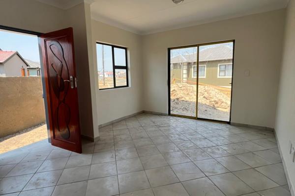 This delightful 2-bedroom home for sale in the secure and family-oriented neighborhood of Savanna City, Midvaal. This property is an ...