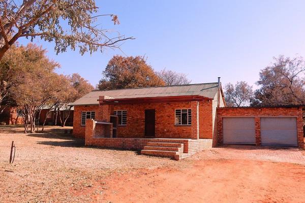 Discover serenity in this freestanding small house nestled in an open yard, where peace and openness abound.

Featuring:

2 bedrooms ...