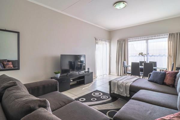 Welcome to Greenstone Ridge Lifestyle Estate!
This bright and airy 2-bedroom, 2-bathroom apartment offers the perfect combination of modern elegance and convenience.
Step into this spacious top-floor apartment and you&#39;ll ...