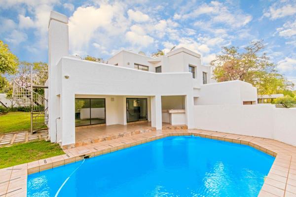 A light, airy and functional home located on the Nature Reserve in Fourways Gardens offering versatile accommodation.
The open plan ...