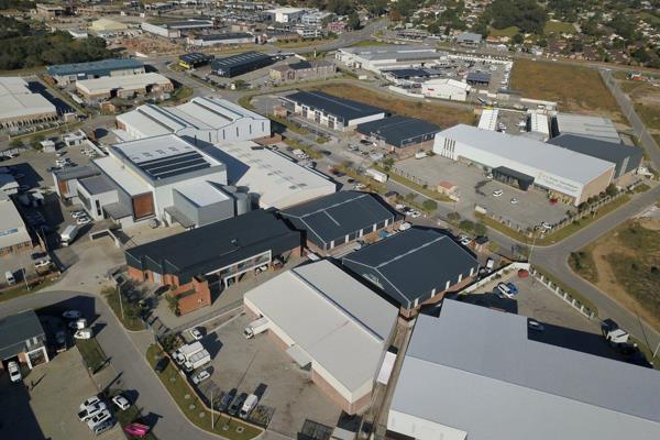 Discover an exceptional opportunity to lease a 930 m&#178; industrial space on Fern ...