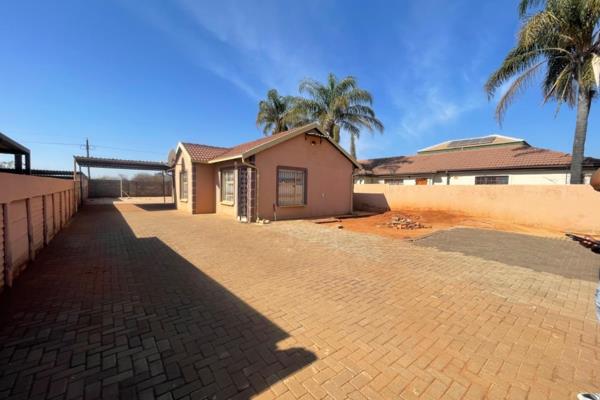 As Neptuneta properties we present to you this loving well maintained the home is suited on a quiet street in the orchards, offering ...