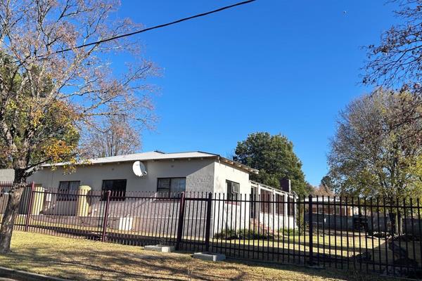 Step into modern comfort with this beautifully designed 3-bedroom home, offering everything you need for both relaxed living and ...