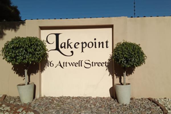 This spacious 2 bedroom flat is situated opposite Germiston Lake and close to all major ...