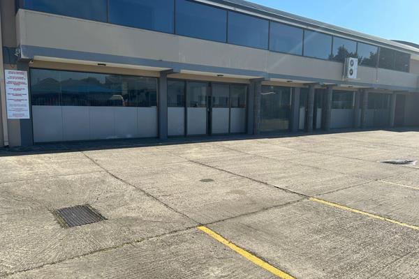 320 m2 Building available to rent immediately.

Parking in front of the ...