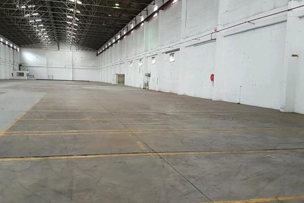 Jacobs Durban Warehouse/Factory and offices to let.

Roller door access-

The property has easy access to the Port of Durban, the M4 ...