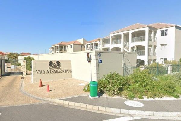 Discover your new home in the tranquil and secure Villa D&#39;Algarve complex, ideally located just a stone&#39;s throw away from the ...