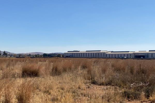 Positioned strategically within a thriving industrial expansion zone, this 22.7981 ha property offers an exceptional opportunity for ...