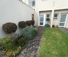 Townhouse for sale in Honeydew Country Estate