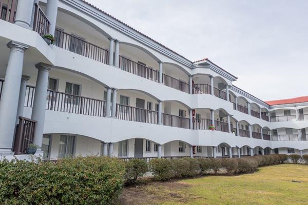 SOLE MANDATE

Upper level apartment for sale in Plettenberg Bay.  

Within walking ...