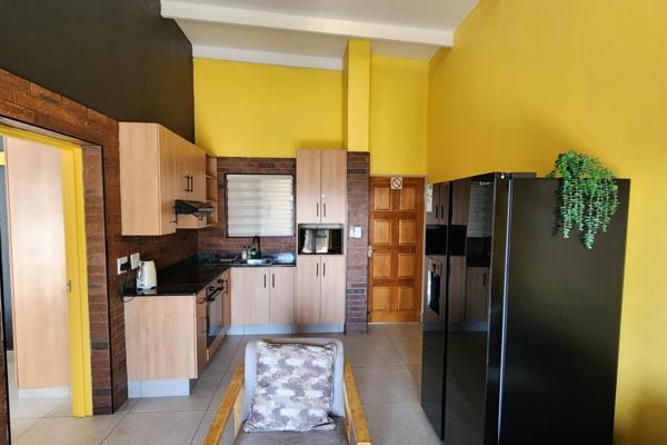 AIR BNB OPPORTUNITY - INCOME R17 500 PLUS

MORE DETIALS ON REQUEST

This unit is close to the CBD of Nelspruit.
Walking distance to the Orchards Spar and The Village Shopping centre. This unit is a short drive to the Maputo corridor and an hour’s drive away to the ...