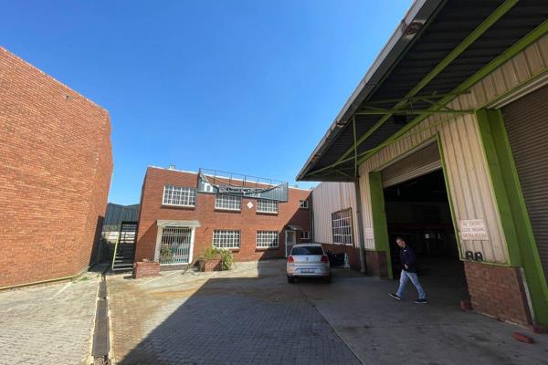 1,017sqm warehousing facility to buy in Jet Park at R4,950,000.00 ex VAT.

This a ...