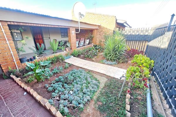 A beautiful and family oriented home for sale in Laudium. This home can accommodate 2 families, it is well structured and perfect for ...