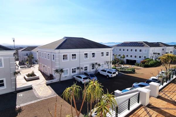 Steenberg Office Park is a luxurious complex situated beside Silvertree Residential Estate near the foot of Ou Kaapse Weg. 

-136sqm ...