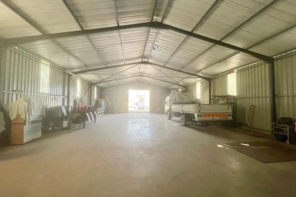 This 300m2 shed has a concrete floor and ablutions, including a shower, with mezzanine area, 
Size is 4m x 4m door opening, 5.5m roof ...