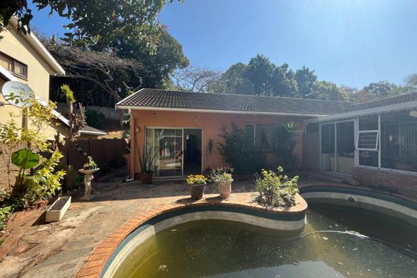 Hendra Introduces this studio style garden cottage in Durban North all inclusive !! 

?? **Property Details:**

- **Location:** ...