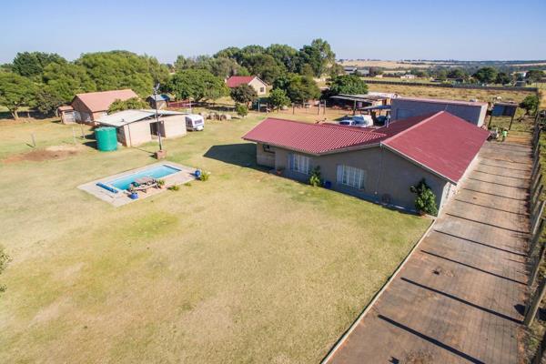 Uncover the perfect blend of rural charm and modern convenience in this stunning smallholding, nestled in the scenic outskirts of ...