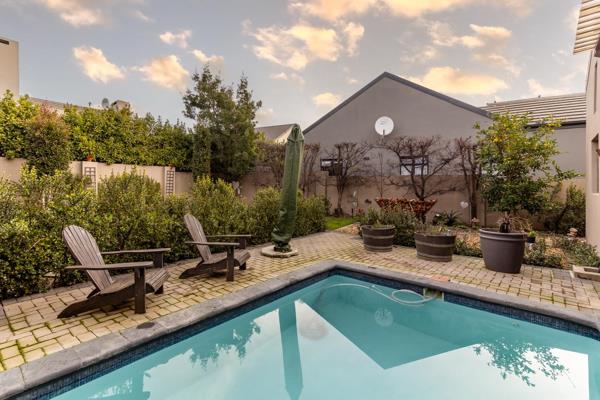 Discover modern family living in this exquisite home, nestled within the exclusive Paryskloof Estate. This property is exclusively ...