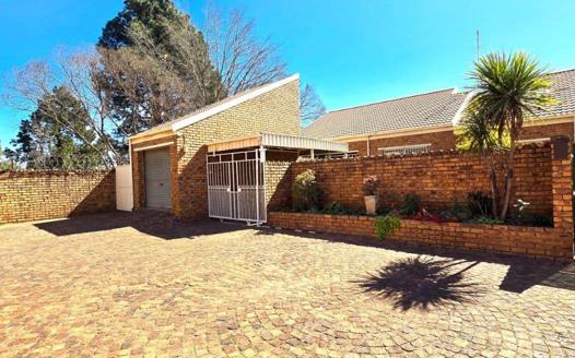 2 Bedroom Townhouse for sale in Vanderbijlpark CE 1