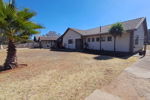 This Property Offers 3 Bedrooms, Livingroom,Diningroom. Beautiful Kitchen. Entertainment Area. Big Yard. Near Vaal Mall, Schools And ...