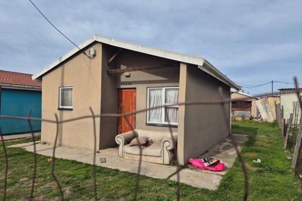 The property is situated in Booysen Park (Qunu) with 2 bedrooms, a living room, a kitchen and a bathroom. Contact the listing agent for ...