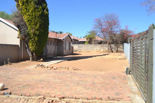 Nestled in the heart of Midrand, this free-standing house in Noordwyk offers an ...