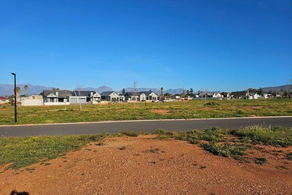 Phase 5 is the final phase in Altona Village.

This is one of the 2 x last plots for sale at R635 000 and at 418square meters you can ...