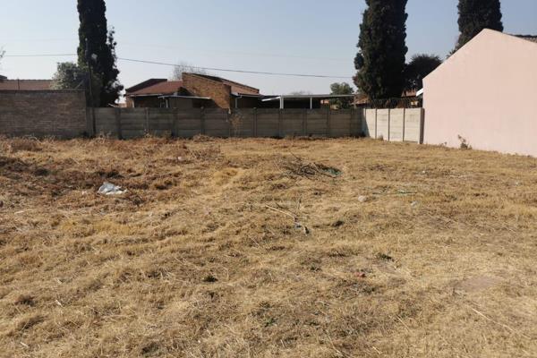 Vacant land for sale
Rezoned
Very secure area
close to shops, schools, hospitals, n17

Dont miss out on this bargain
Call today to ...