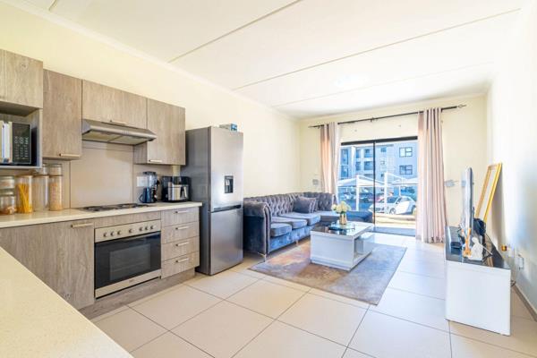 Serious seller taking offers from R 700 000 

Welcome to this contemporary one-bedroom, one-bathroom apartment situated in the highly ...