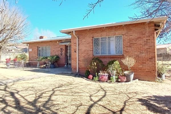 Spacious and neat family home in M&#244;relig. This home offers so much! Three well sized bedrooms, full bathroom with toilet. Very ...