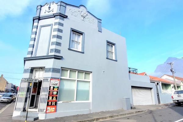 Perfect investment opportunity in Ideal location of Observatory!
The ground floor is currently tenanted with a retail shop, which also ...