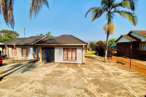 Exclusive Mandate!!
This is a beautiful 3-bedroom home on a 960 m&#178; stand with two bathrooms, dining room, living room and ...