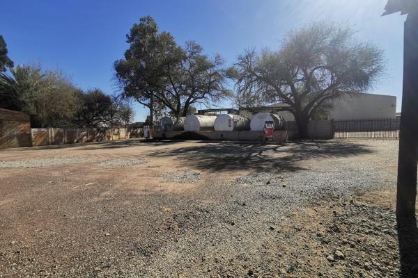 Available for rent: a prime diesel and paraffin depot located in Klerksdorp. Spanning an impressive 1703 square meters, this industrial ...