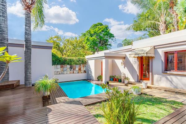 Discover a Contemporary Oasis in Lonehill! 

Step into modern elegance with this 4-bedroom townhouse, set within the secure and ...