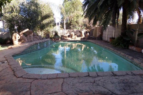 Spacious house in Pierre van Ryneveld, Centurion, to rent from 01 October 2024. This ...