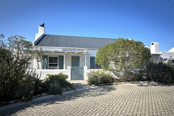 PAI NOSSO - PATERNOSTER

This cosy little retreat is located near the sea and features a modern design.
The house is designed for ...