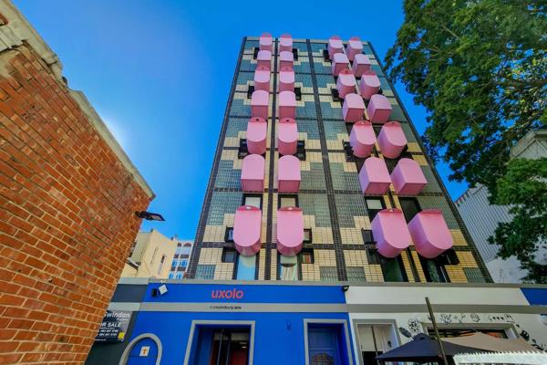 A Vibrant 1 Bedroom Apartment for Sale in Cape Town City Centre

Nestled in a quiet Lane between the dynamic city centre and the lush ...