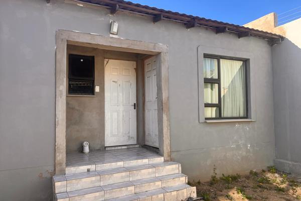 Simphiwe Molefi Properties presents to you this beautiful house located in Mdantsane, it ...