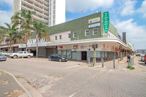 Welcome to this unique and versatile property in the heart of Germiston! Boasting a combination of retail spaces and residential units ...