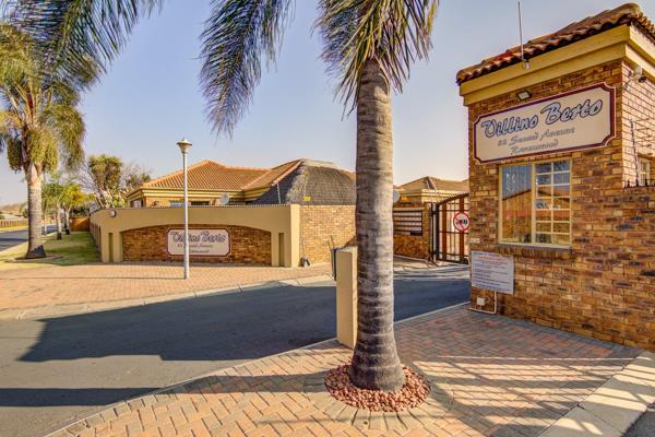 Welcome to this charming cluster home located in the heart of Ravenswood, Boksburg, a pet-friendly haven that perfectly balances ...