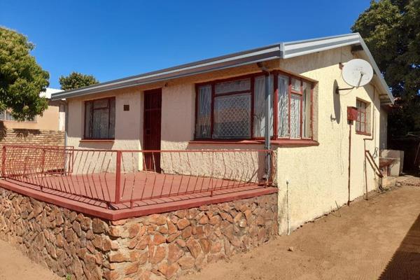 Discover this versatile property in Block F, Soshanguve, offering a great combination of convenience and functionality. The main ...