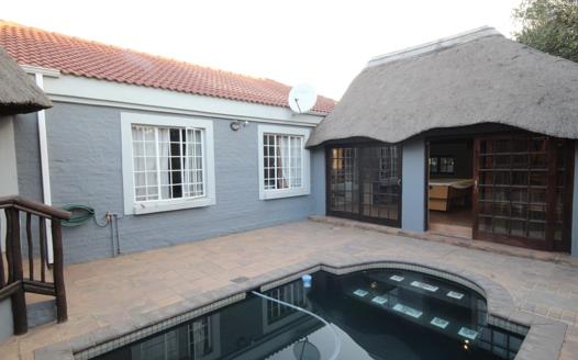 3 Bedroom House for sale in Thatchfield Estate