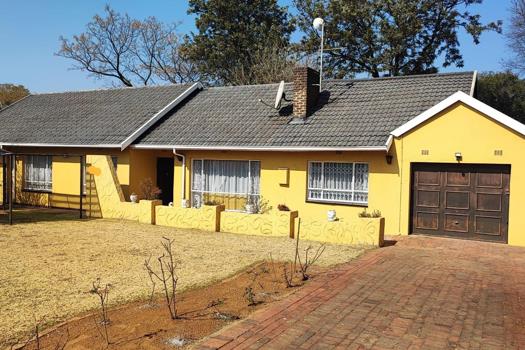 4 Bedroom House for sale in Brackenhurst