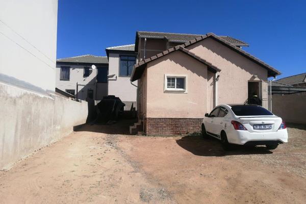 This beautiful house is situated in a secured estate of Blue hills ext 32, 24hr security patrol, High walls, Stand alone house with own ...