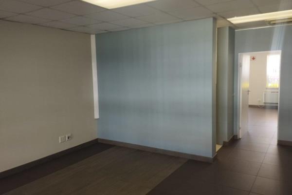 Looking for a modern, well-located office space? This 60m2 office in Woodmead offers a prime location with convenient parking. Whether ...