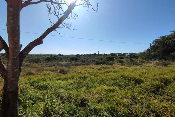 Discover the exceptional charm of this rare vacant land, ideally located at the edge of the Noorsekloof Reserve.

 This expansive plot ...