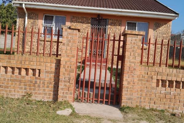 Sizwe Mlungwana Properties is proud to present this beautiful family home in Balasi Valley.

This home has a nice sized yard and ...