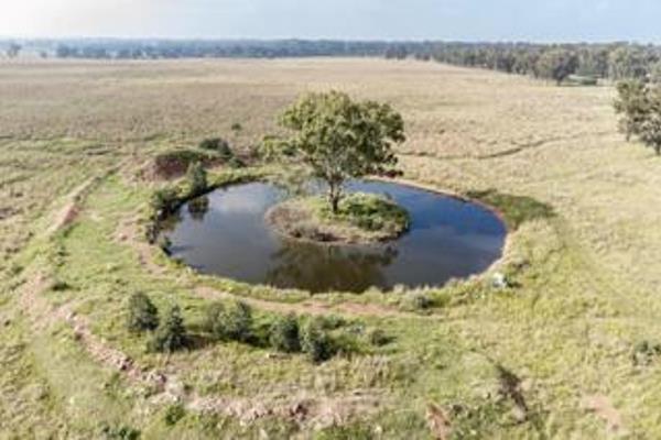 An extraordinary opportunity to own a 122-hectare executive farm in Walker Fruit Farms, Midvaal. 
This expansive property ...